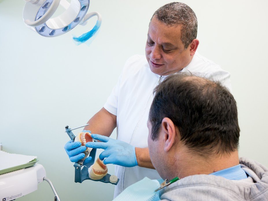 denture and implant centre in etobicoke